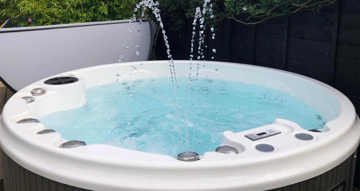 Marine Cottage - With Private Hot Tub Newbiggin-by-the-Sea Eksteriør billede